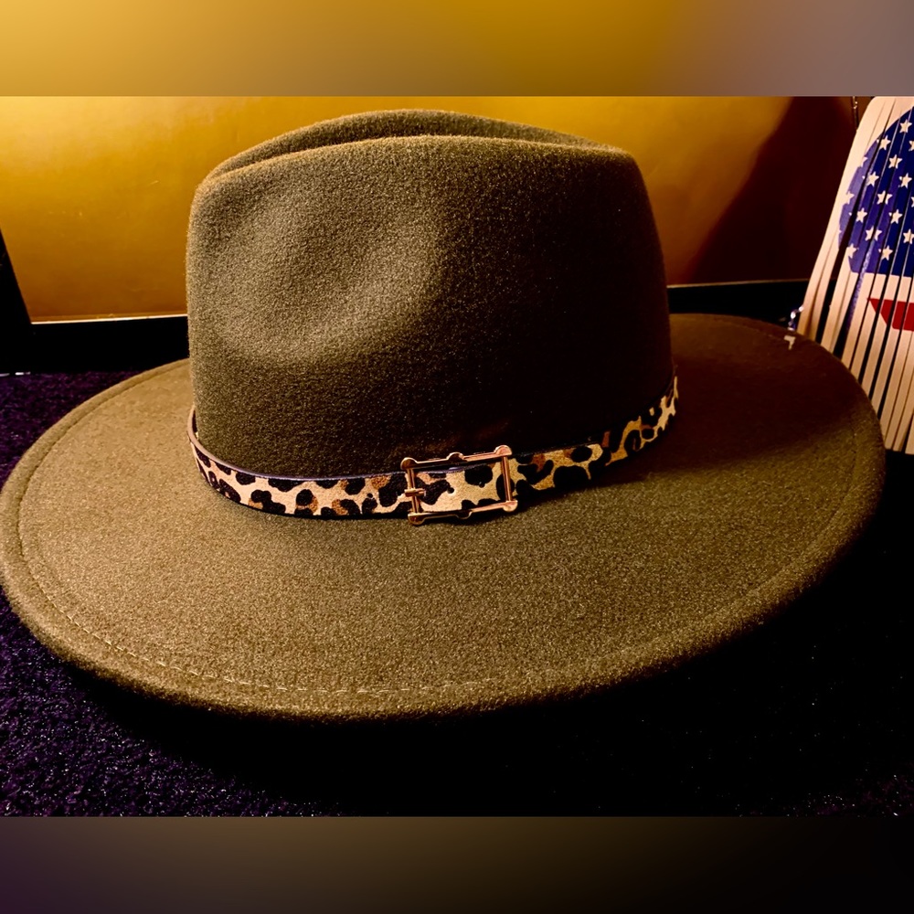 NWT Cato Western Hat with Animal Print Band with Gold buckle. Excellent Quality!